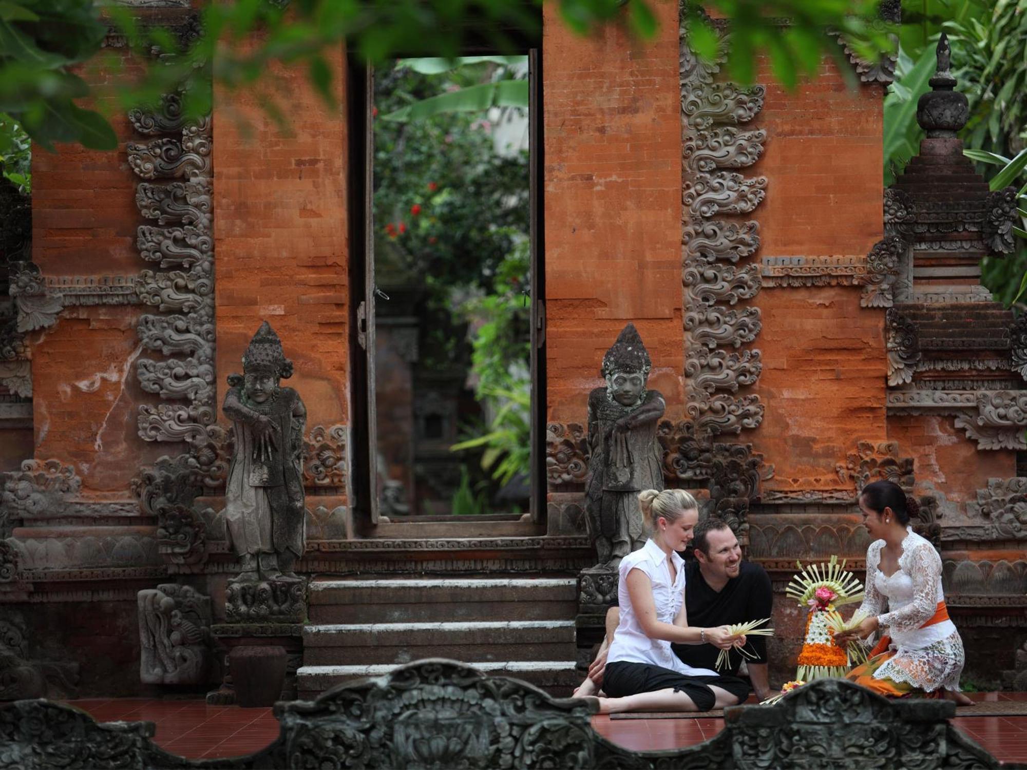 Griya Santrian A Beach Resort And Spa Sanur  Exterior photo